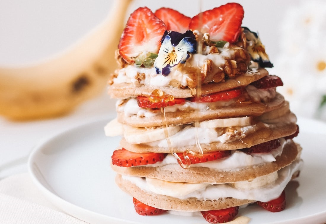 EASY BANANA PROTEIN PANCAKES RECIPE